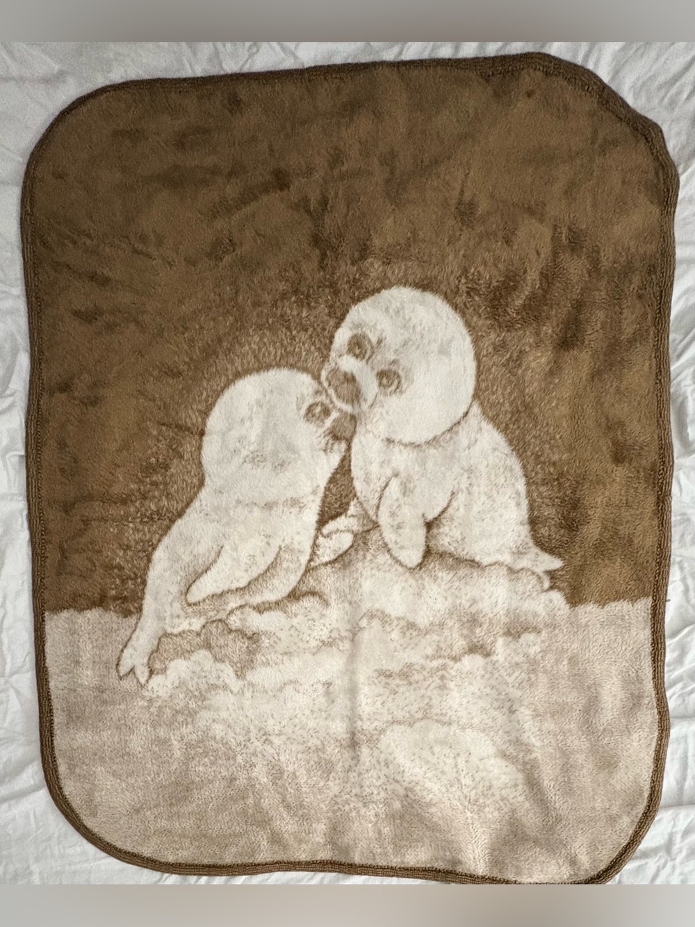 VTG San Marcos Baby Seals Throw Blanket 
Acrylic Mink Fleece Cobija Reversible